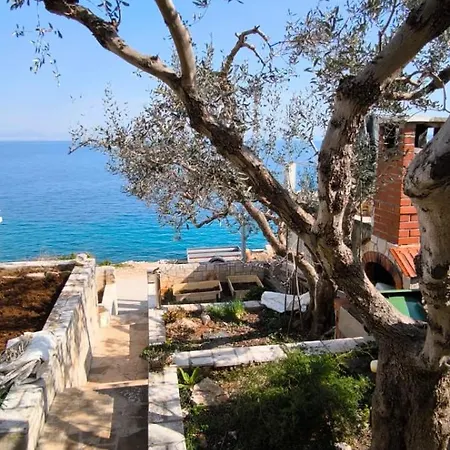 Διαμέρισμα None